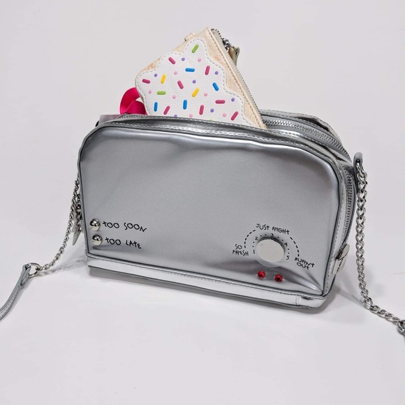 betsey johnson toaster bag